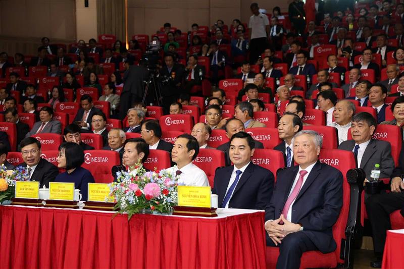 Tham dự buổi lễ có Ủy viên Bộ Chính trị, Phó Thủ tướng Thường trực Chính phủ Nguyễn Hòa Bình, cùng lãnh đạo nhiều ban, bộ, ngành Trung ương...