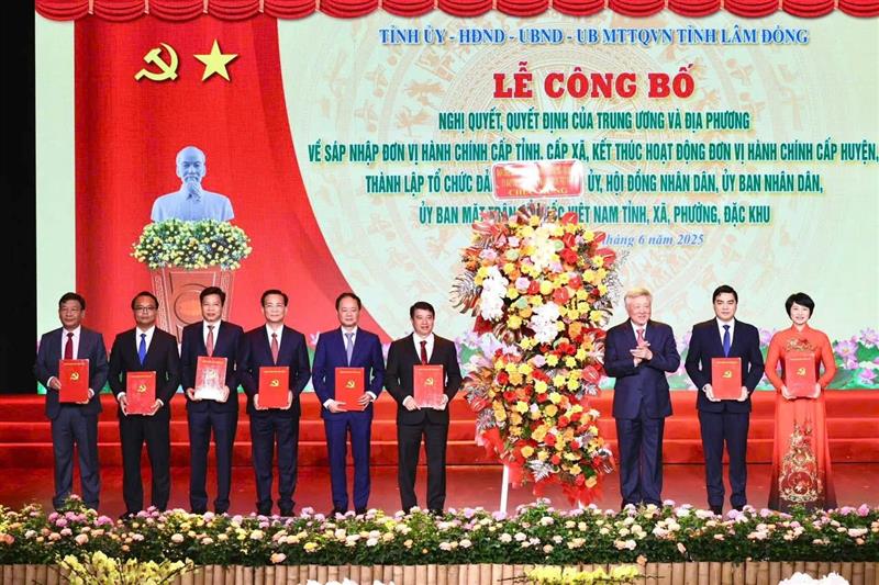 Bí Thư và các Phó Bí thư Tỉnh uỷ Lâm Đồng mới