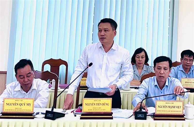 Đồng chí Nguyễn Trọng Ánh Đông - Ủy viên Ban Thường vụ, Trưởng ban Tổ chức Tỉnh ủy phát biểu kết luận Hội nghị
