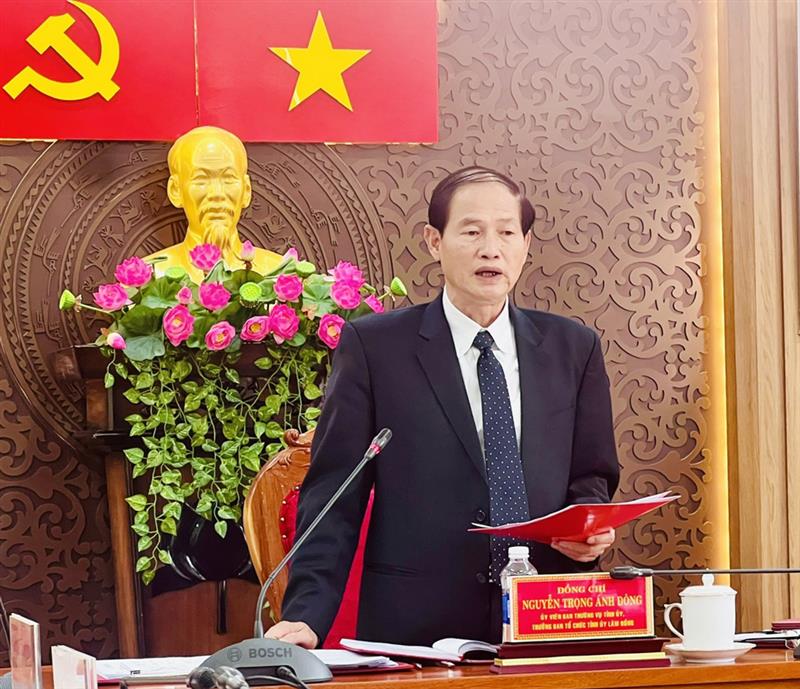 Đồng chí Nguyễn Trọng Ánh Đông - Trưởng Ban Tổ chức Tỉnh uỷ phát biểu chỉ đạo tại hội nghị