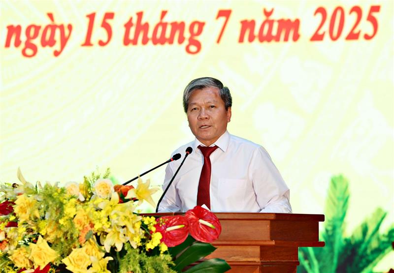 Đồng chí Nguyễn Văn Hội, Ủy viên Ủy ban kiểm tra Trung ương phát biểu đóng góp ý kiến tại hội nghị