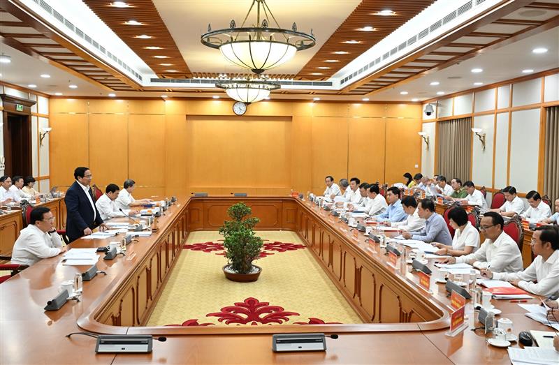 Quang cảnh buổi làm việc