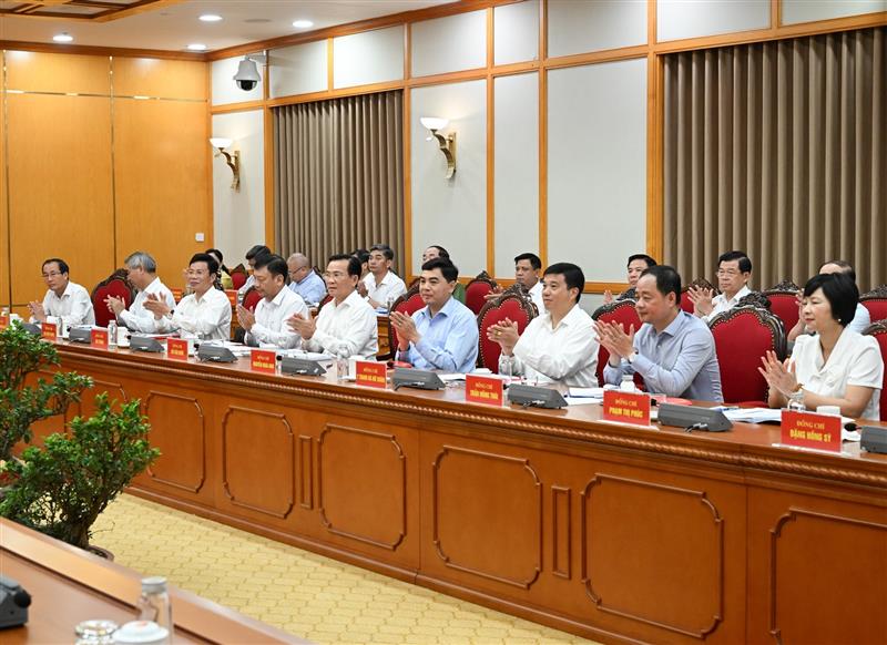 Ban Thường vụ Tỉnh ủy Lâm Đồng tham dự buổi làm việc