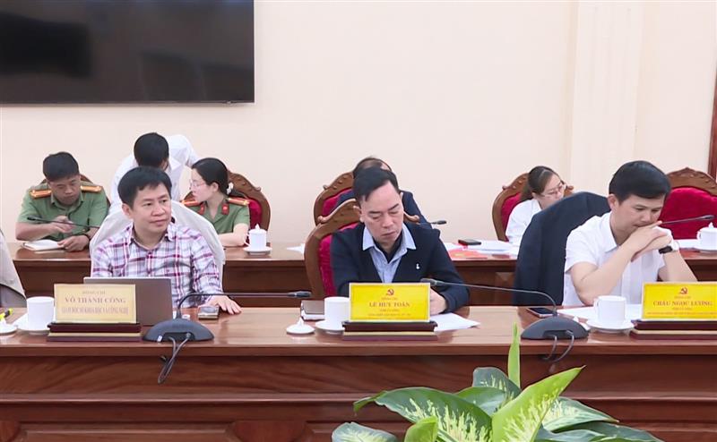 Các đại biểu tham dự cuộc họp
