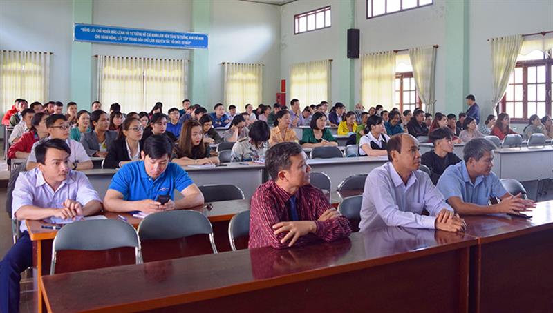 Các học viên tham dự lớp bồi dưỡng