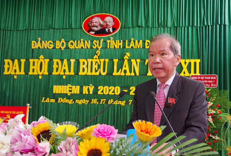 Đồng chí Nguyễn Xuân Tiến - Ủy viên Trung ương Đảng, Bí thư Tỉnh ủy, Bí thư Đảng ủy Quân sự tỉnh Lâm Đồng phát biểu tại Đại hội