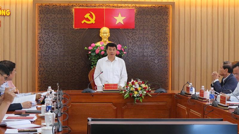Đồng chí Y Thanh Hà Niê Kđăm - Ủy viên Ban Chấp hành Trung ương Đảng, Bí thư Tỉnh ủy Lâm Đồng chủ trì buổi làm việc với Ban Tổ chức Tỉnh ủy