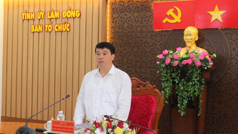 Đồng chí Y Thanh Hà Niê Kđăm - Ủy viên Ban Chấp hành Trung ương Đảng, Bí thư Tỉnh ủy Lâm Đồng phát biểu kết luận buổi làm việc