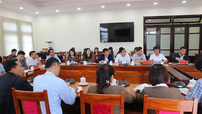 Công chức, viên chức các phòng, ban chuyên môn của Ban Tổ chức Tỉnh ủy tham dự buổi làm việc