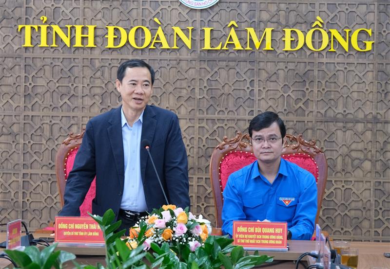 Quyền Bí thư Tỉnh ủy Lâm Đồng Nguyễn Thái Học phát biểu giao nhiệm vụ cho tân Bí thư Tỉnh Đoàn