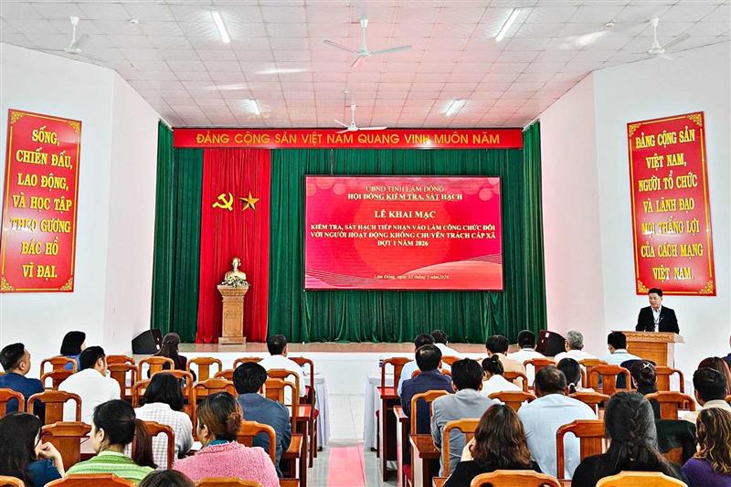 Quang cảnh lễ khai mạc