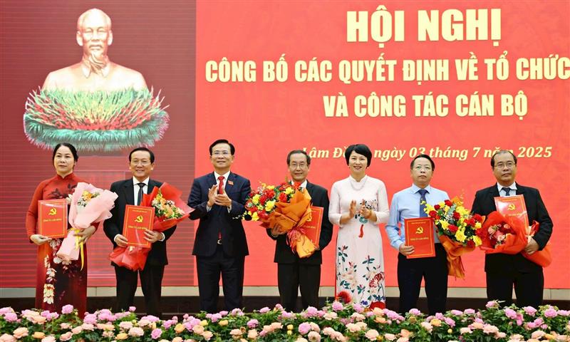 Ban Nội chính Tỉnh ủy Trao quyết định bổ nhiệm đồng chí Huỳnh Ngọc Anh - Ủy viên Ban Thường vụ Tỉnh ủy, Trưởng Ban Nội chính Tỉnh uỷ Đắk N