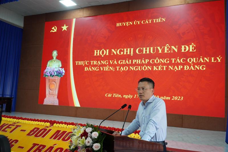 Đồng chí Nguyễn Tiến Dũng - Bí thư Huyện ủy Cát Tiên phát biểu, chỉ đạo tại hội nghị