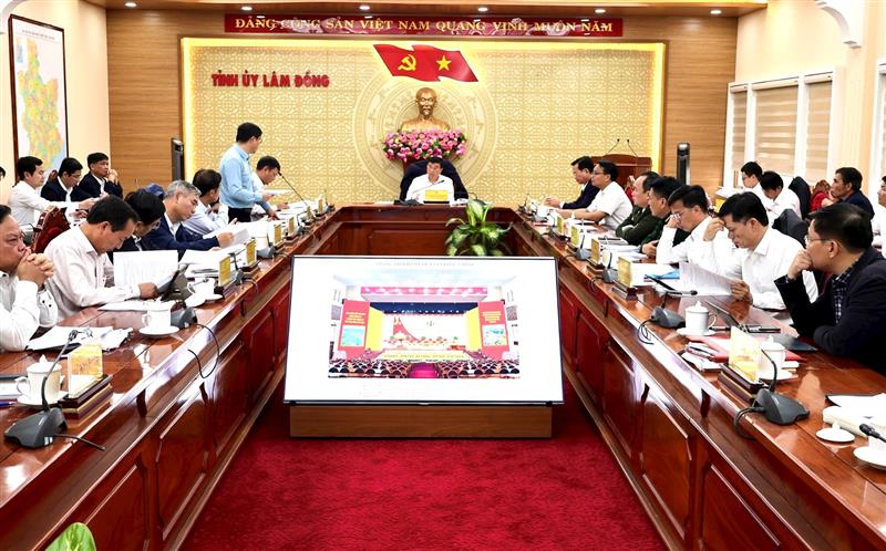 Bí thư Tỉnh ủy Lâm Đồng Y Thanh Hà Niê Kđăm chủ trì Hội nghị Bí thư Tỉnh ủy Lâm Đồng Y Thanh Hà Niê Kđăm chủ trì Hội nghị