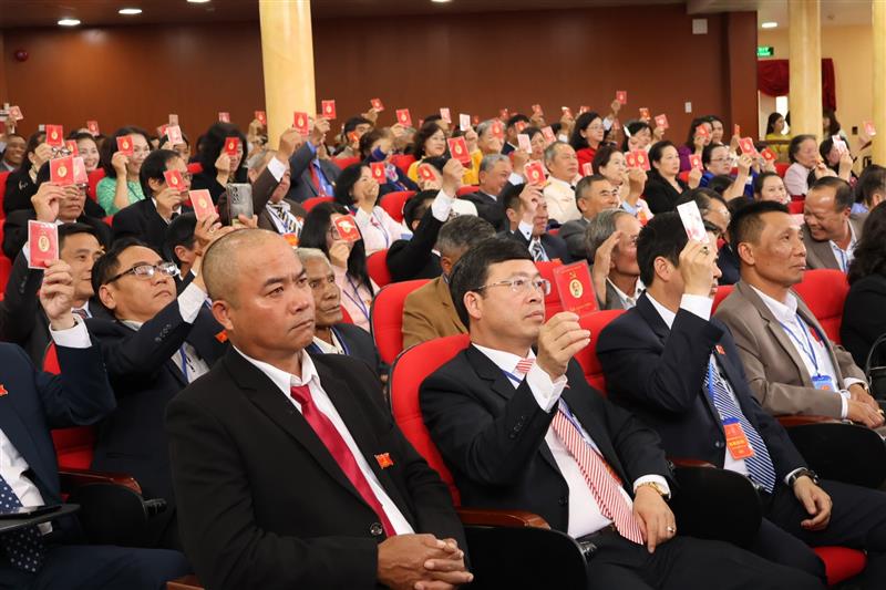 Xây dựng tổ chức cơ sở đảng thực sự trong sạch, vững mạnh; nâng cao tính tiền phong, gương mẫu của cán bộ, đảng viên góp phần củng cố niềm tin trong Nhân dân Xây dựng tổ chức cơ sở đảng thực sự trong sạch, vững mạnh; nâng cao tính tiền phong, gương mẫu của cán bộ, đảng viên góp phần củng cố niềm tin trong Nhân dân