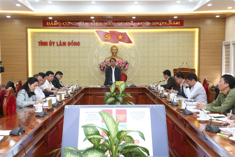 Quang cảnh cuộc họp Quang cảnh cuộc họp