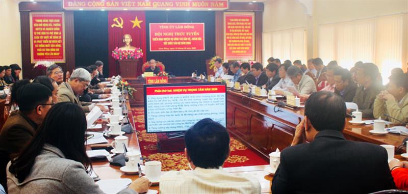 Đồng chí Nguyễn Xuân Tiến - Bí thư Tỉnh ủy chủ trì hội nghị trực tuyến toàn quốc triển khai công tác bảo vệ, chăm sóc sức khỏe cán bộ tại đầu cầu Lâm Đồng