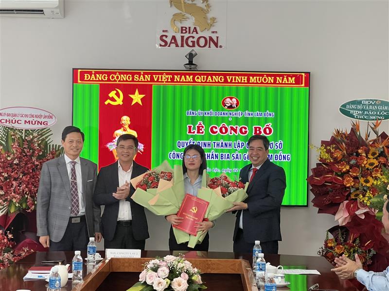 Công bố quyết định thành lập Chi bộ Công ty Cổ phần bia Sài Gòn - Lâm Đồng