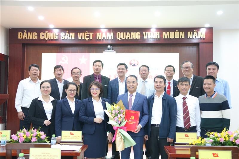 Thành lập Chi bộ cơ sở Ngân hàng TMCP Kiên Long chi nhánh Lâm Đồng